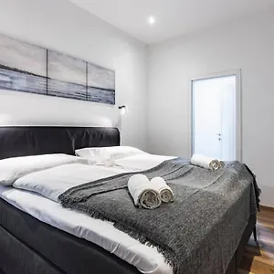 Modern Next To Subway Station Apartment